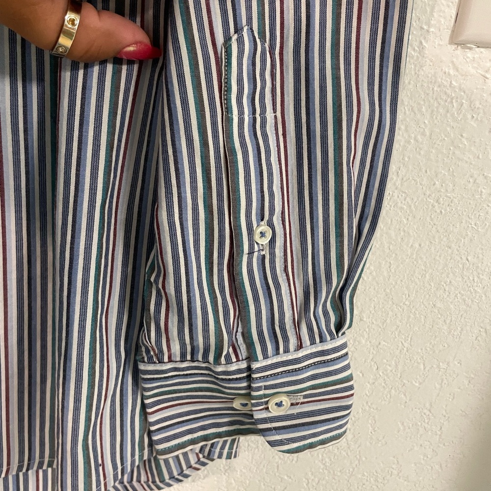 Button Up - Picture 6 of 7